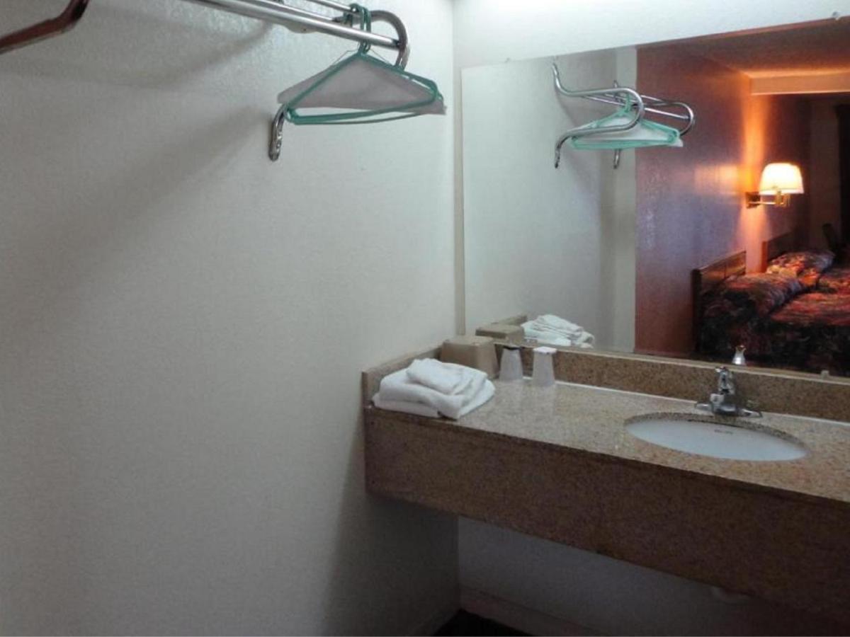 Budget Inn Franklinton Luaran gambar